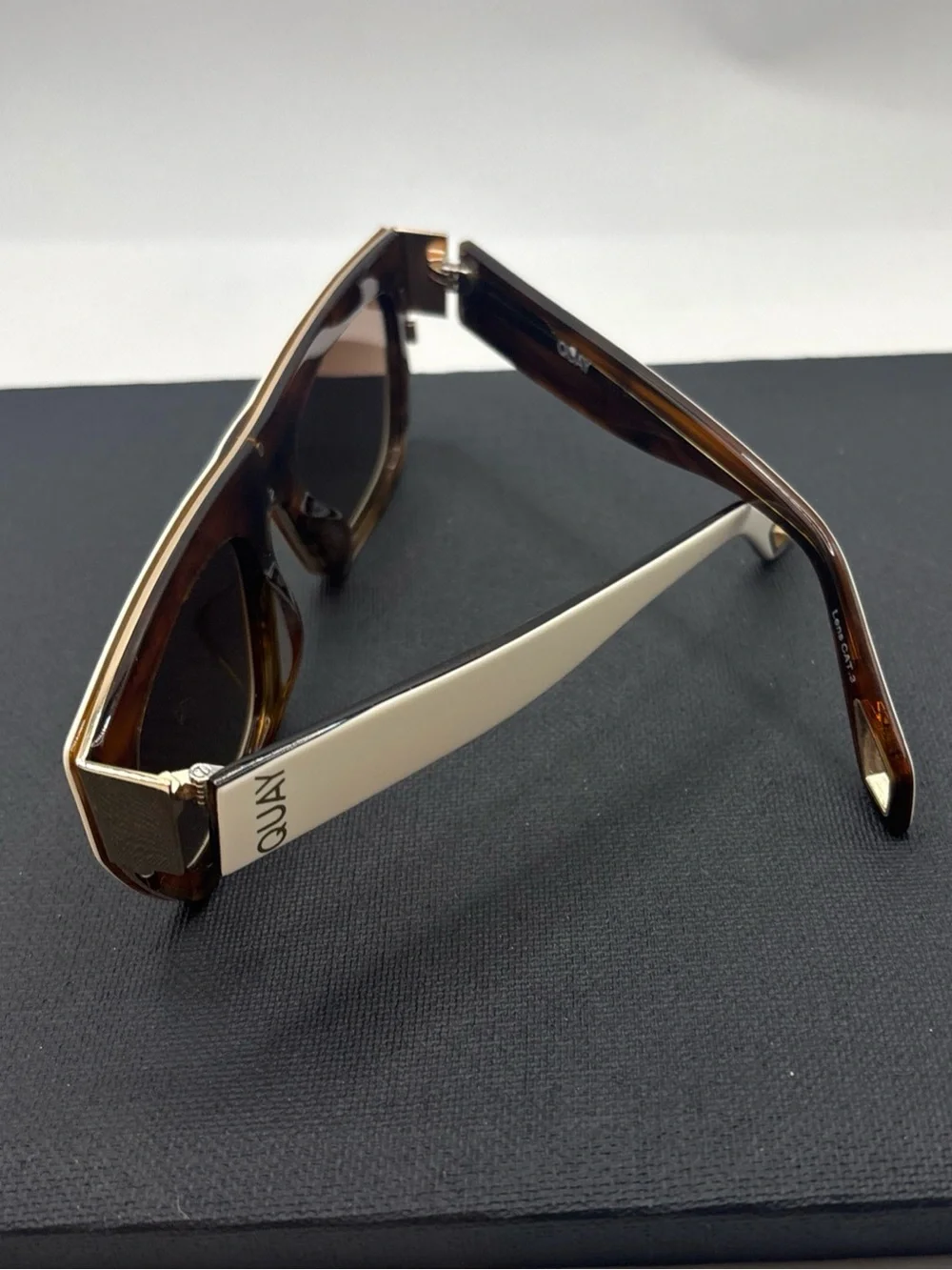 Quay Australia Dollar Signs Sunglasses Ivory/Brown Gold Polarized Cat Eye Trendy